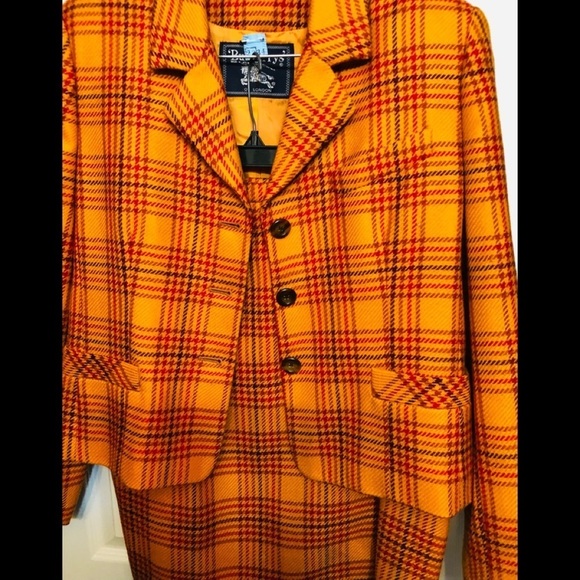 Burberry orange Novasize 10 printskirt suit lightly padded shoulders